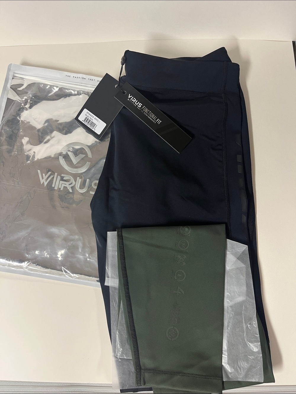 Virus EAU21 Tech Pants